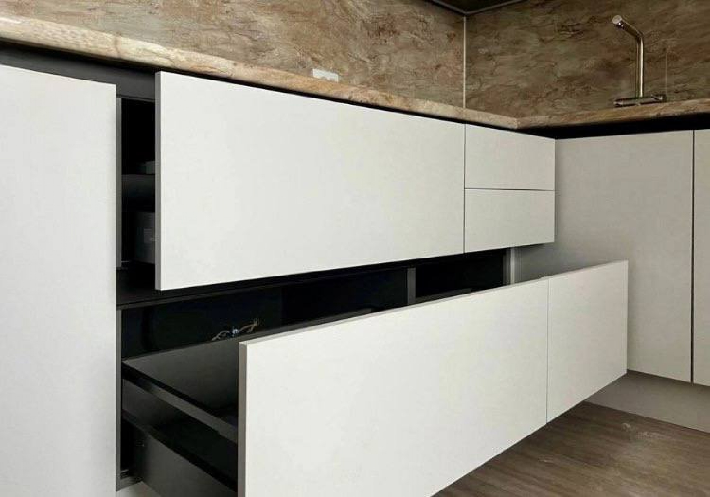 Кухня HI-TECH в Чехове