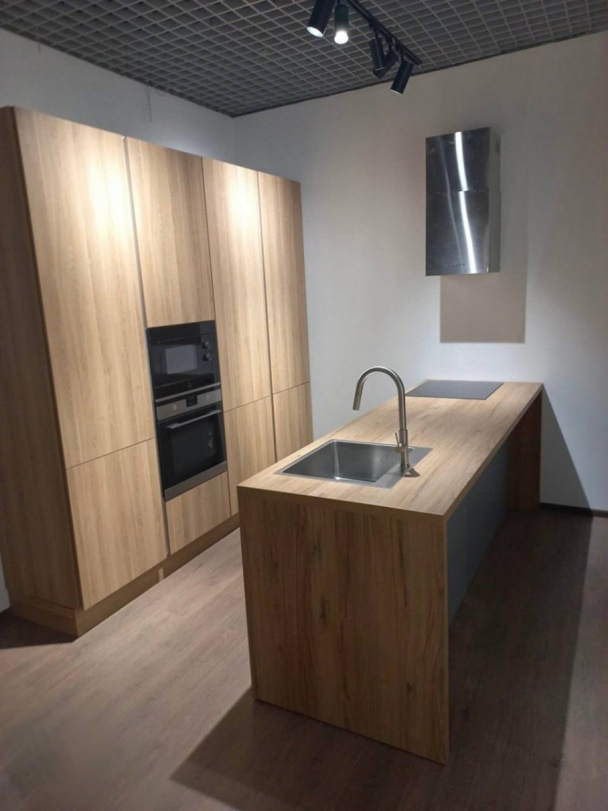 Кухня с островом  — стиль и функциональность в Коломне