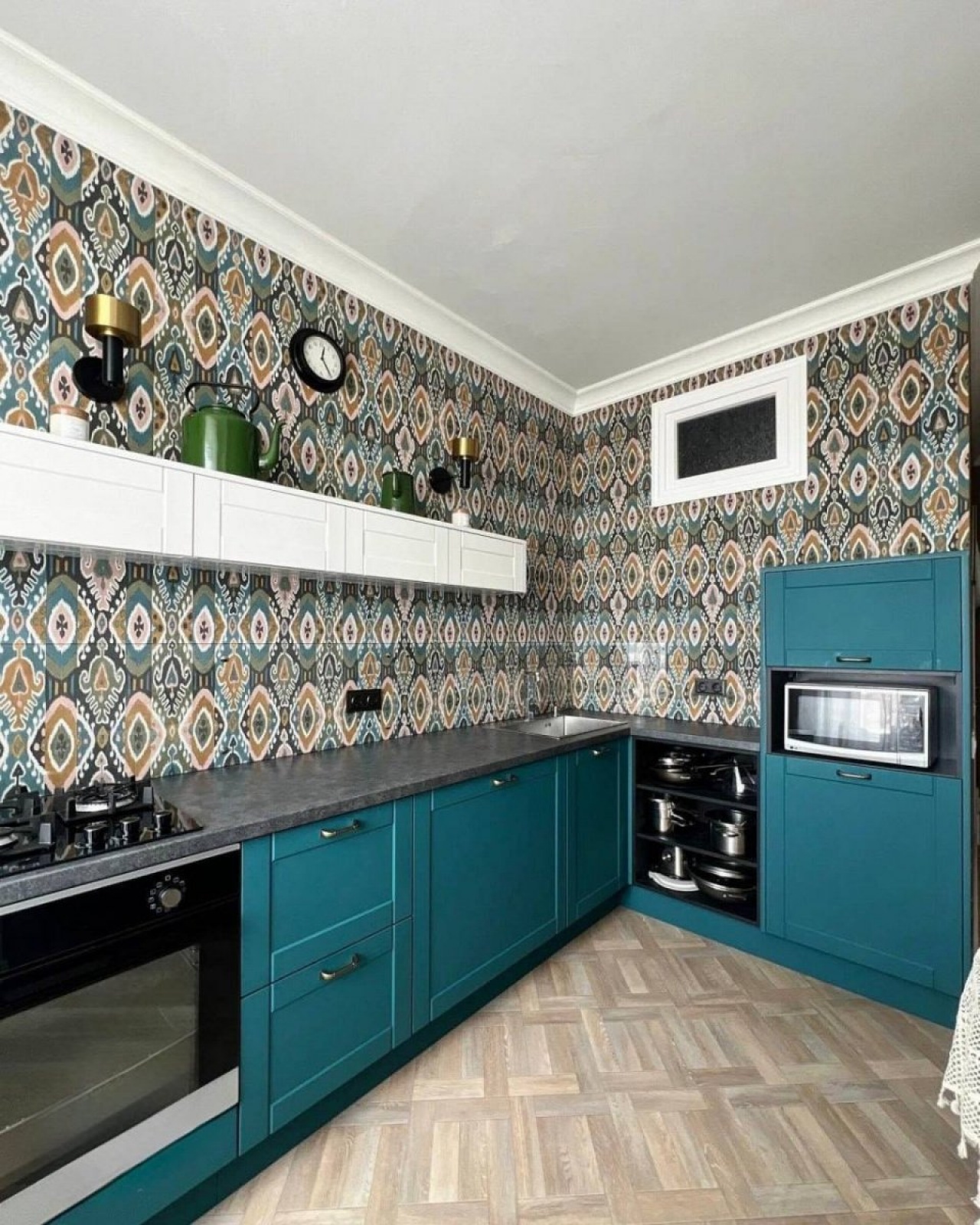 Элегантная классическая кухня с МДФ фасадами и премиальной немецкой фурнитурой