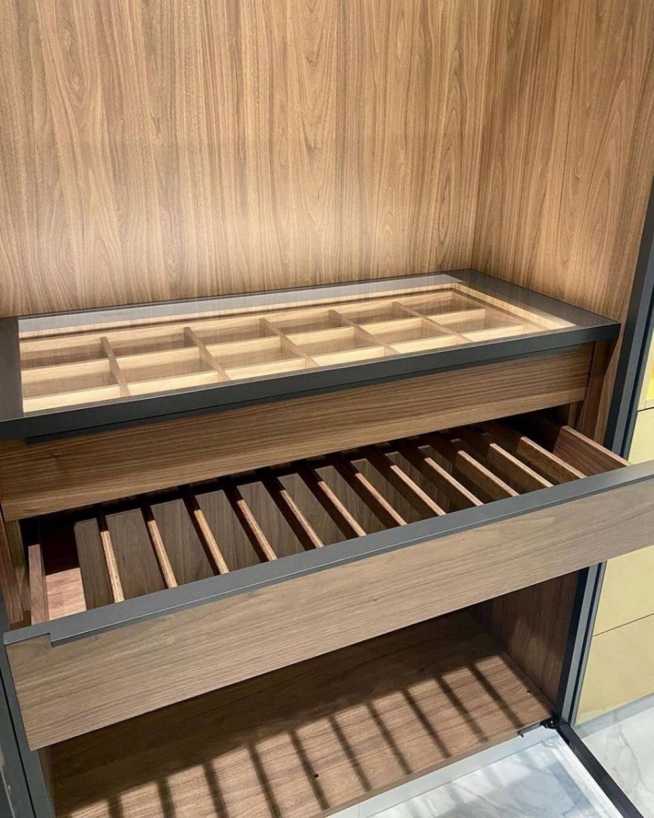 Шкафы для ванной комнаты и системы хранения на заказ — реализовано в г. Домодедово