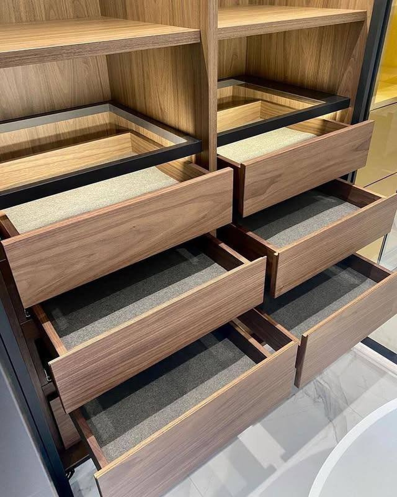 Шкафы для ванной комнаты и системы хранения на заказ — реализовано в г. Домодедово