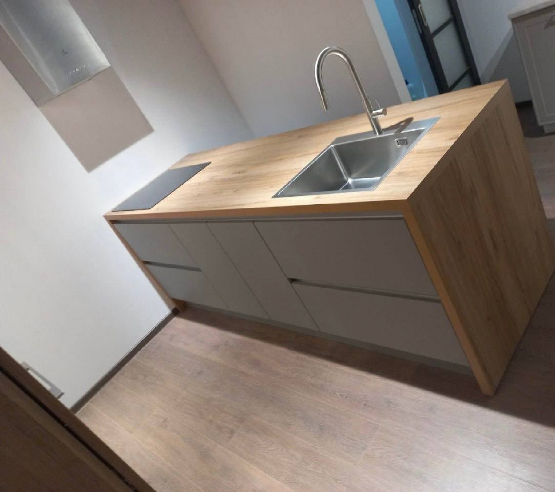 Кухня с островом  — стиль и функциональность в Коломне