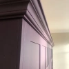 Классический шкаф с золотыми ручками