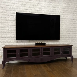 Стильная тумба под ТВ с ретро-дизайном, деревянной поверхностью и стеклянными дверцами - идеально...