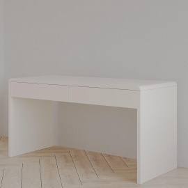 Компактный белый письменный стол с двумя ящиками идеально подходит для современных интерьеров. Пр...