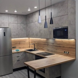 Функциональный кухонный гарнитур из ЛДСП Kronospan с фасадами из прочного HPL пластика. Влагостой...