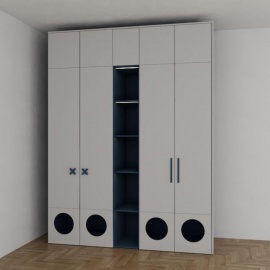 Стильный детский шкаф с открытыми полками и оригинальными ручками. Идеальное решение для хранения...