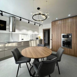 Кухня &laquo;Аэрис&raquo; от BRUS DECOR &mdash; стильный минимализм без верхних шкафов, с функцио...