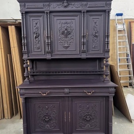 Винтажный резной буфет из красного дерева - элегантное решение для стильного интерьера. Прочный и...