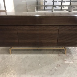 Элегантный комод с мраморной столешницей и золотистыми ножками - роскошное решение для вашего инт...