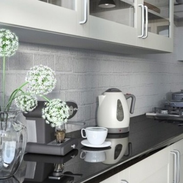 В статье мы расскажем о том, как подобрать светлую кухню с темной столешницей и что учесть при выборе
