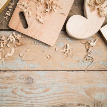 Мы расскажем, как сделать столешницу своими руками из дерева
