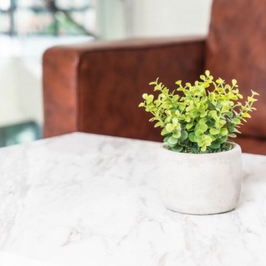 В статье мы расскажем все о столах из керамогранита
