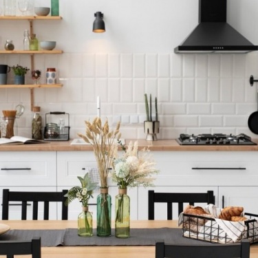 Мы расскажем, все о белых кухнях с деревянной столешницей
