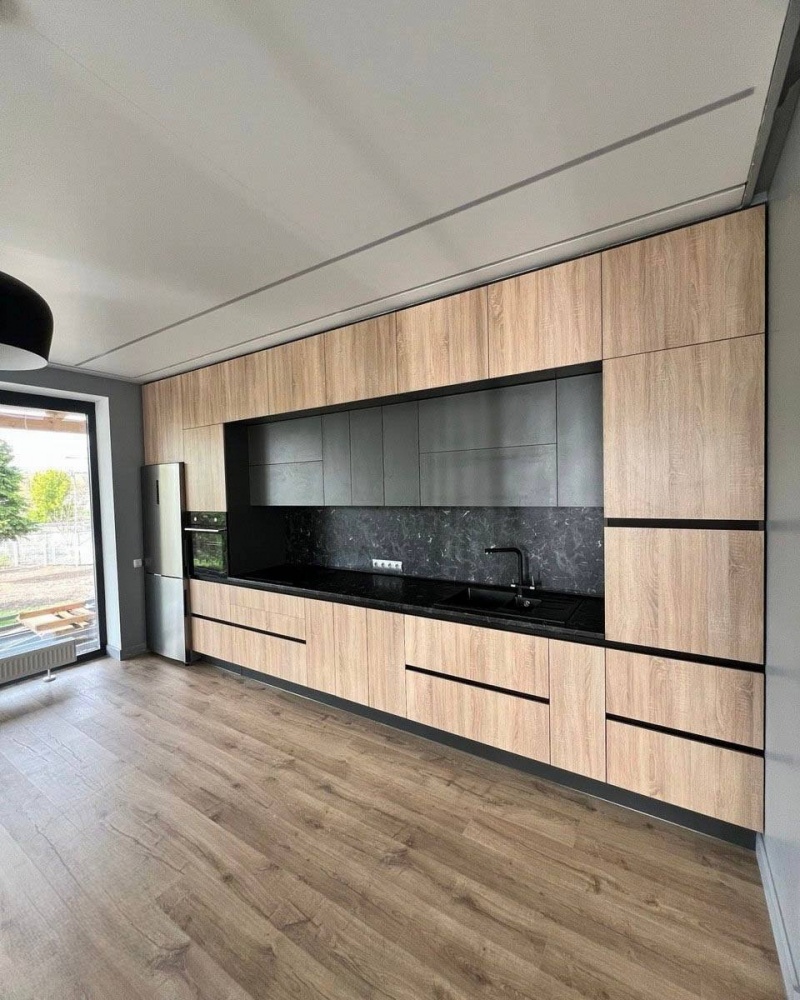 Современная кухня из ЛДСП Kronospan с фурнитурой Hettich в Москве