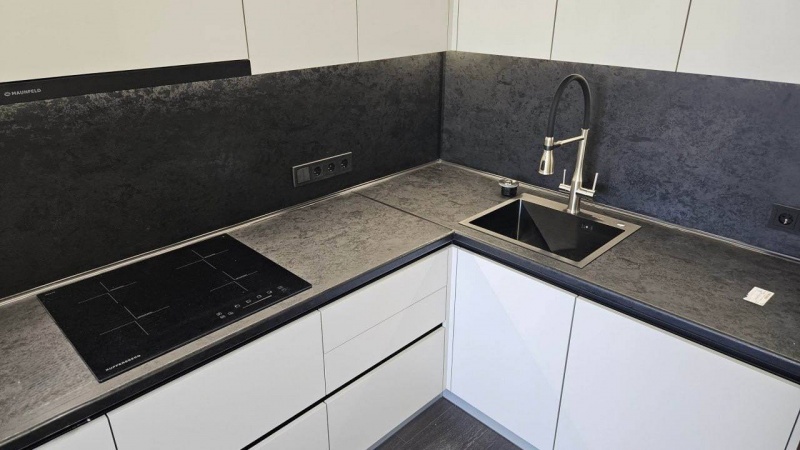 Угловая кухня с фасадами из МДФ в пленке в Воскресенске