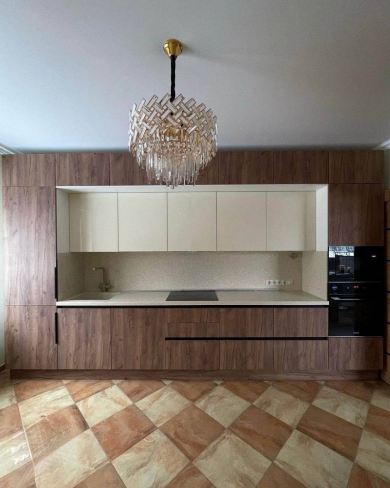 Кухня премиум Лаконика — тёплая современность