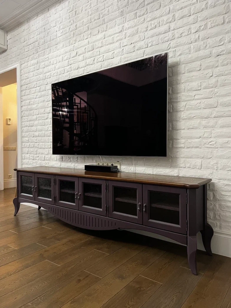 Тумба под ТВ с ретро-дизайном и стеклянными дверцами