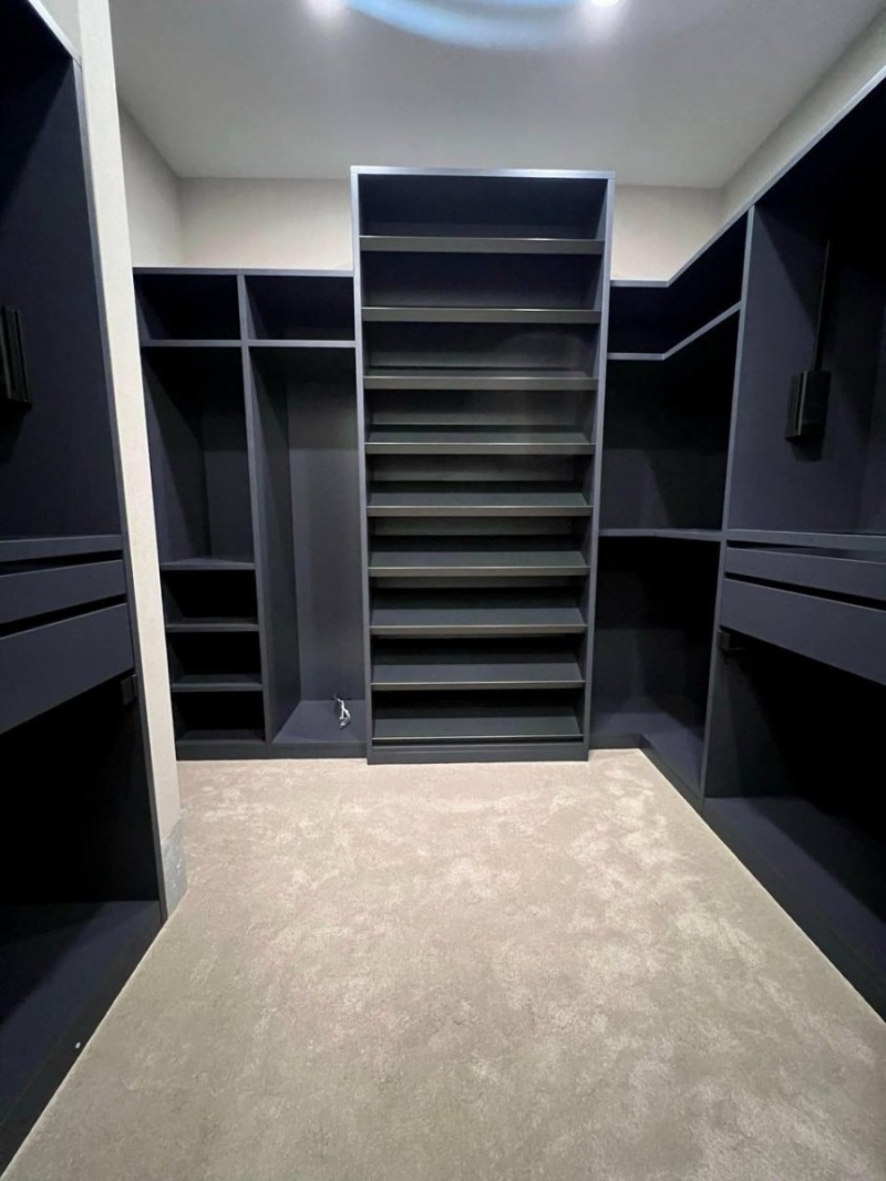 Гардеробная на заказ в Москве из ЛДСП