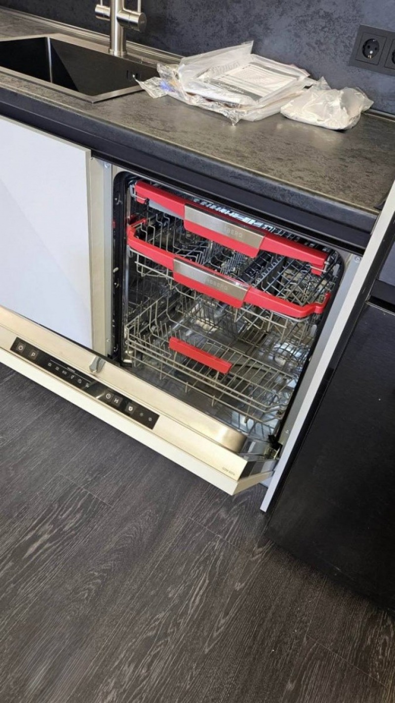 Угловая кухня с фасадами из МДФ в пленке в Воскресенске