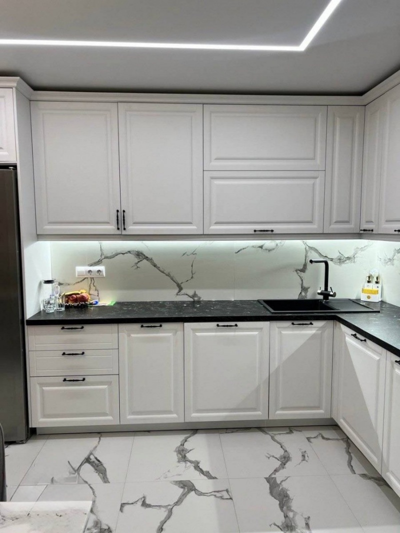 Кухонный гарнитур угловой — фасады МДФ мат, корпус ЛДСП, столешница 40мм