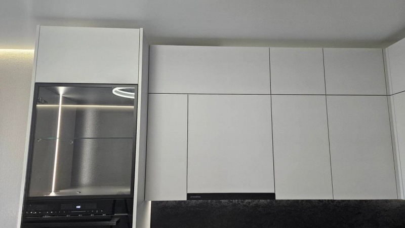 Угловая кухня с фасадами из МДФ в пленке в Воскресенске