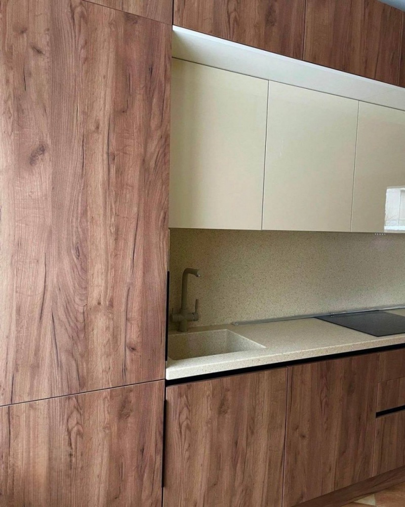 Кухня премиум Лаконика — тёплая современность